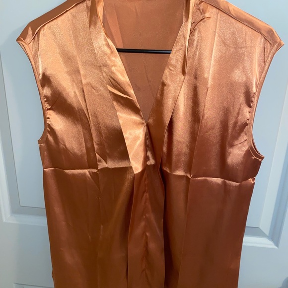 Silk sleeveless blouse - Picture 2 of 2